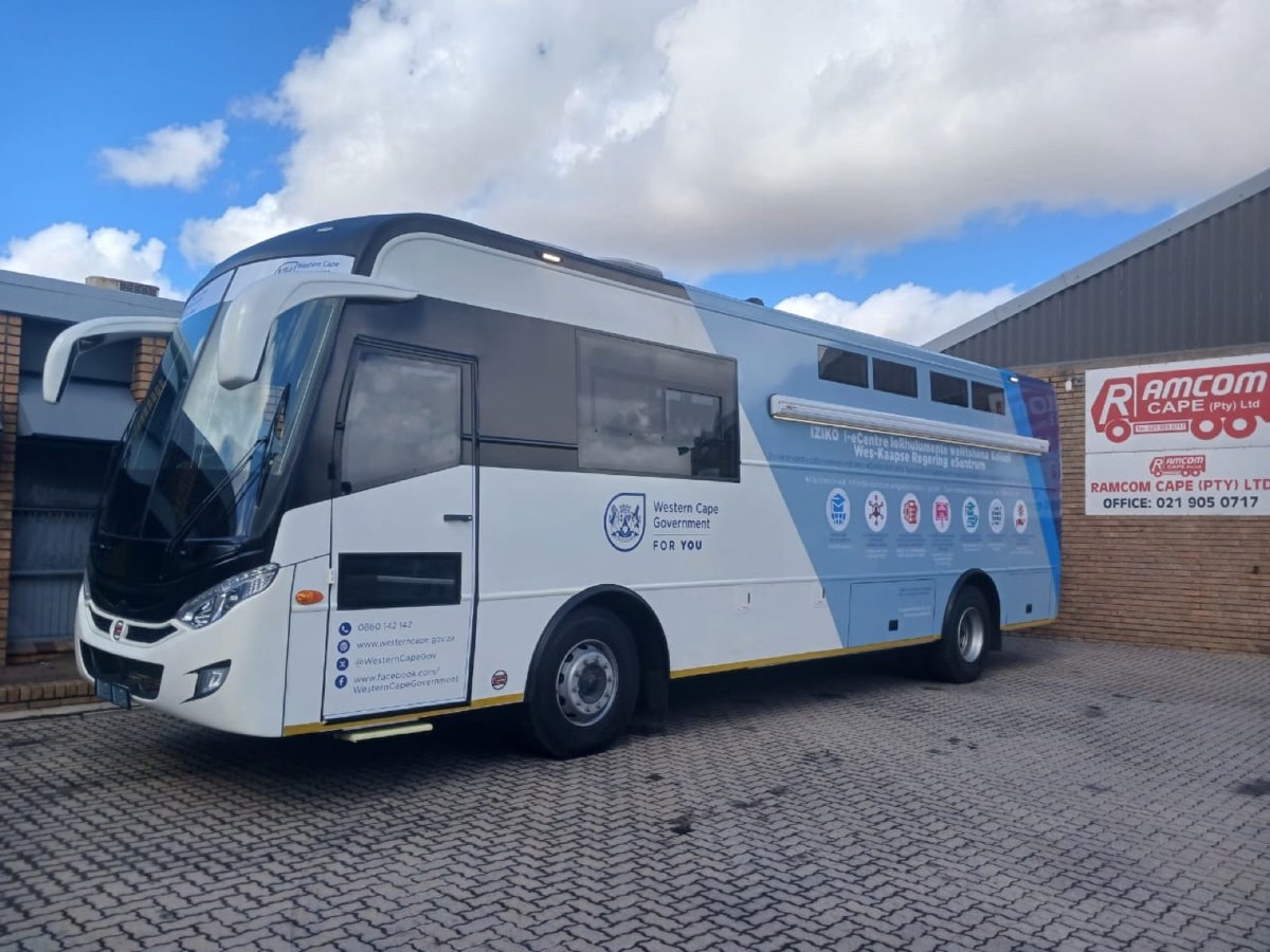 Mobile e-learning centre bus